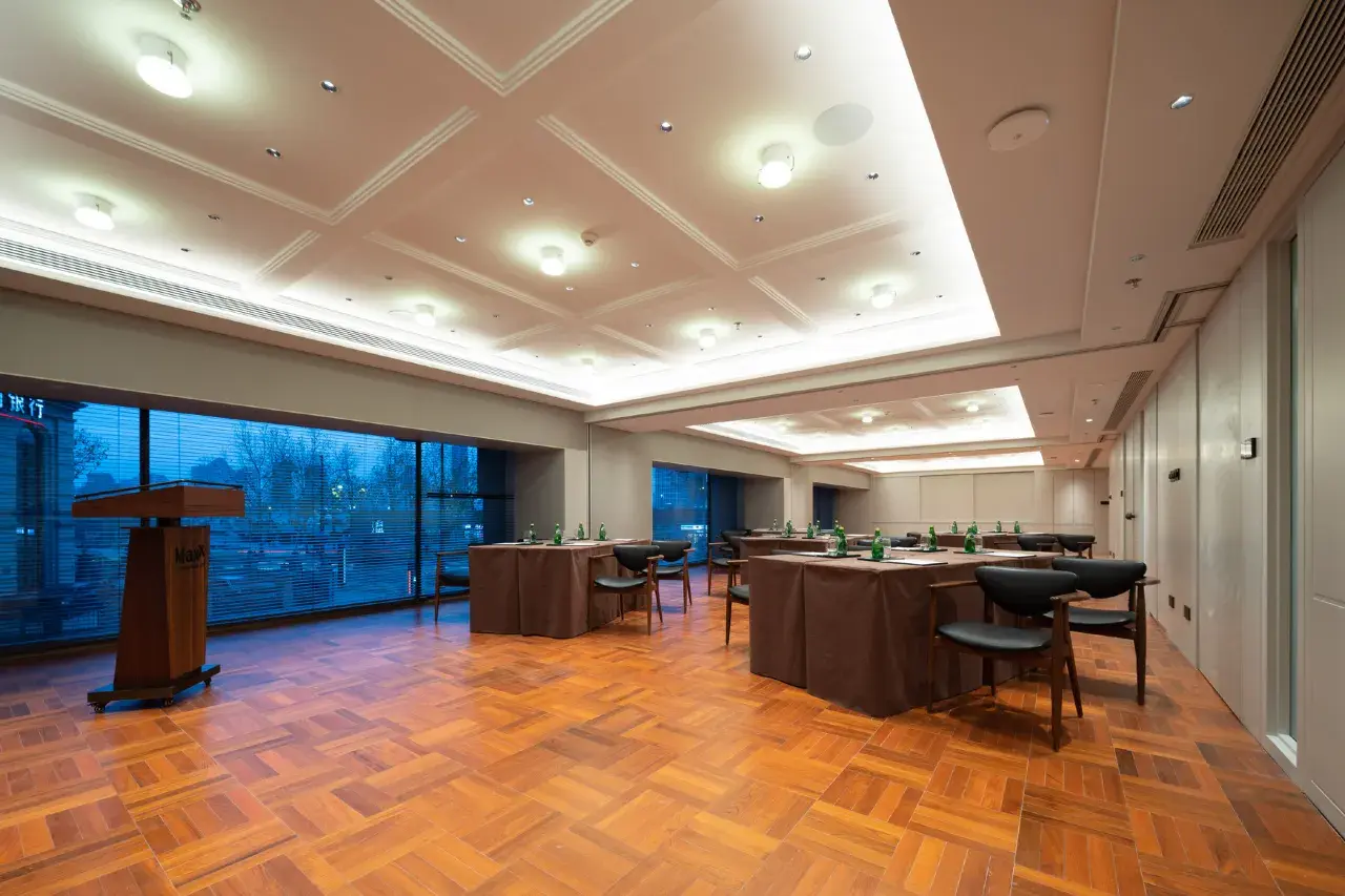 MaxX By Steigenberger on the Bund Shanghai - business (11)