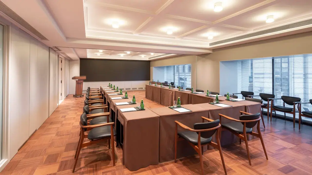 MaxX By Steigenberger on the Bund Shanghai - business (2)