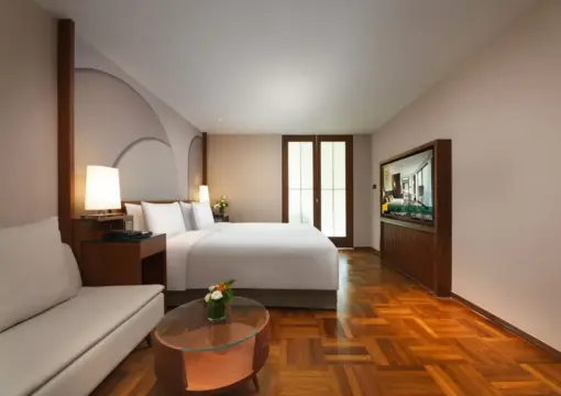 Memory Of Shanghai Twin Room (DIY Cocktails + Smart Toilet + Tub)