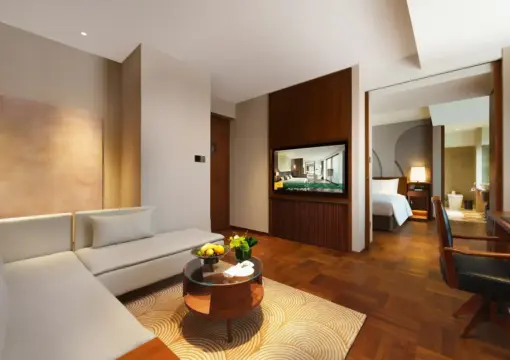 Shanghai Superior Family Suite (Shanghai Old City View + DIY Cocktails + Tub)